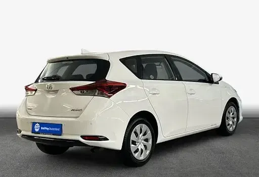 Gebraucht Toyota Auris Basis 99 PS (72 kW) 2016 Schneeweiß Limousine