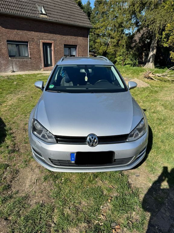 Silber Gebraucht 2016 VW Golf VII Allstar Kombi | 11.500 € (Fairer Preis) - Bild 1/4