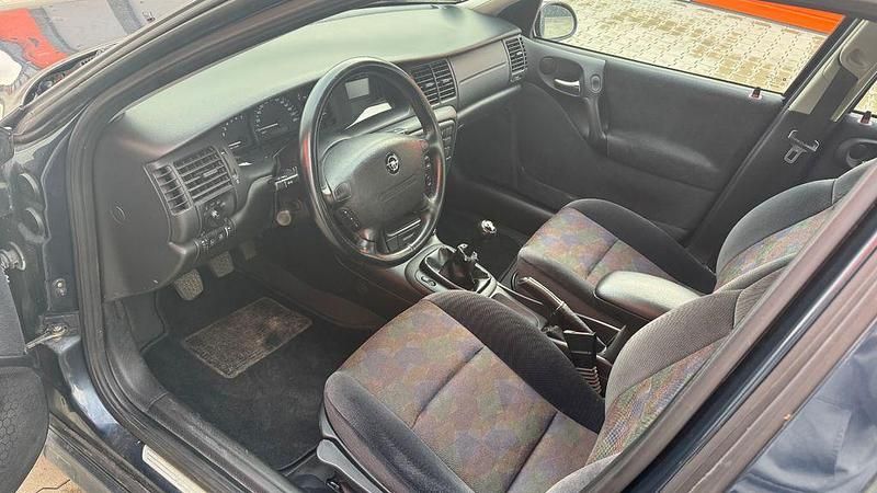 Gebraucht Opel Vectra Edition 116 PS (85 kW) 2000 Blau Limousine