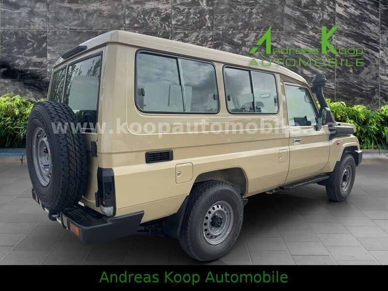Gebraucht Toyota Land Cruiser 231 PS (169 kW) 2024 Beige SUV