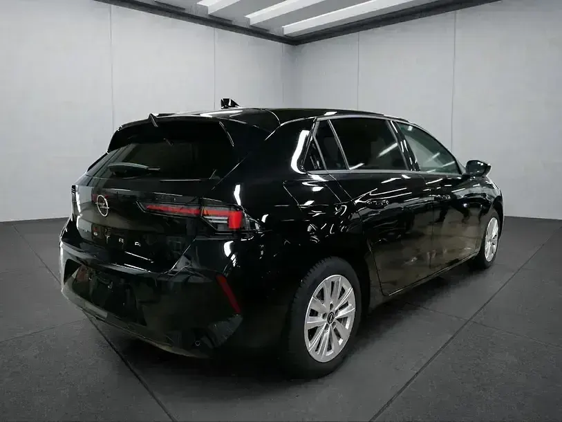 Gebraucht Opel Astra 131 PS (96 kW) 2023 Schwarz Limousine