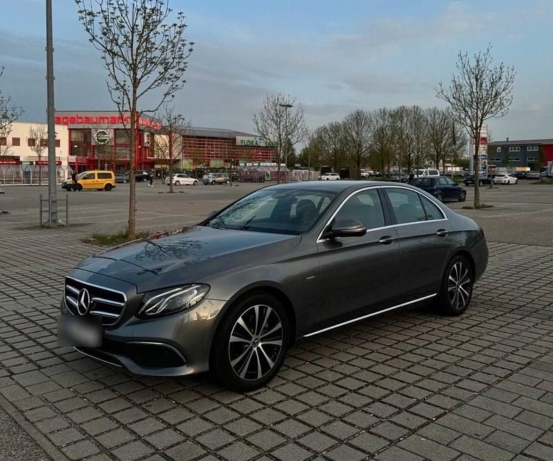 Gebraucht Mercedes E200 197 PS (144 kW) 2019 Andere farben Limousine