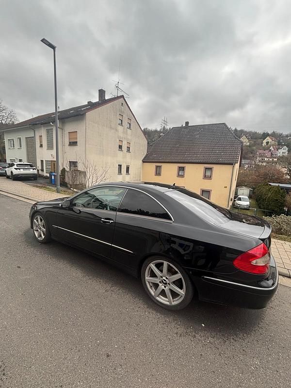 Gebraucht Mercedes CLK280 231 PS (169 kW) 2008 Schwarz Coupé