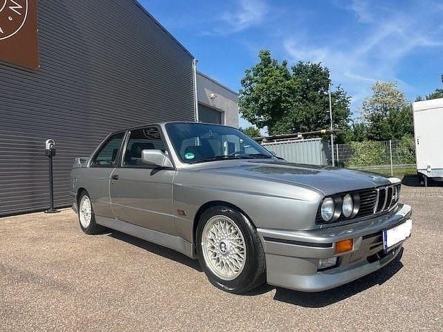 Gebraucht BMW M3 194 PS (142 kW) 1987 Silber Limousine