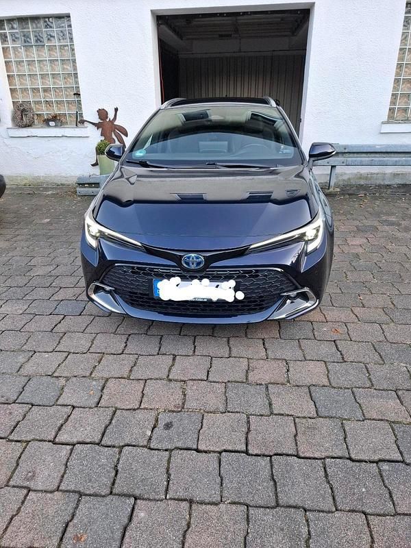 Gebraucht Toyota Corolla 196 PS (144 kW) 2023 Blau Kombi
