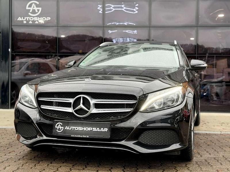 Schwarz Gebraucht 2018 Mercedes C250 Kombi | 18.800 € (Guter Preis) - Bild 1/4