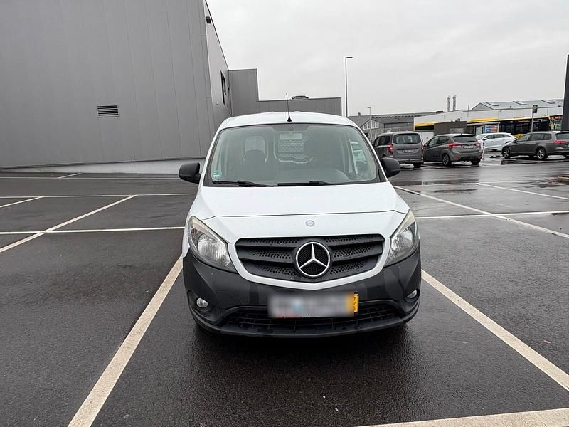 Weiß Gebraucht 2016 Mercedes Citan 108 Van / Kleinbus | 4.299 € (Fairer Preis) - Bild 1/4