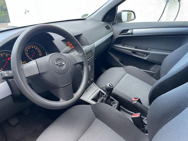 Gebraucht Opel Astra 105 PS (77 kW) 2005 Silber Limousine