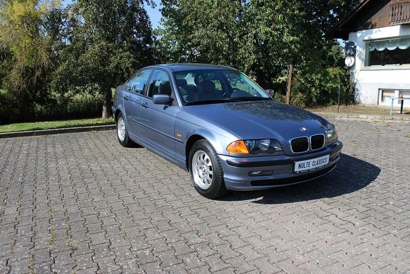 Blau Gebraucht 2000 BMW 316 Limousine | 7.390 € - Bild 1/4
