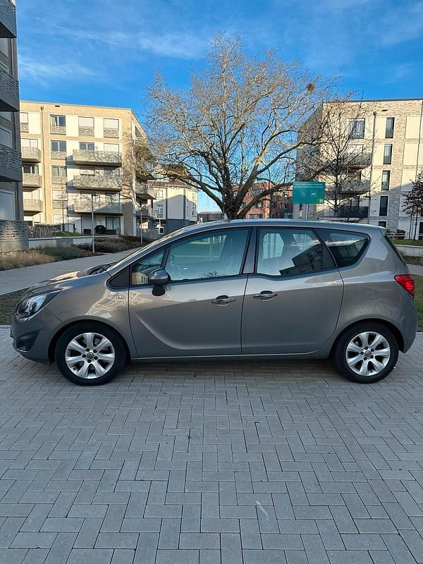 Gebraucht Opel Meriva 101 PS (74 kW) 2010 Braun Van / Kleinbus