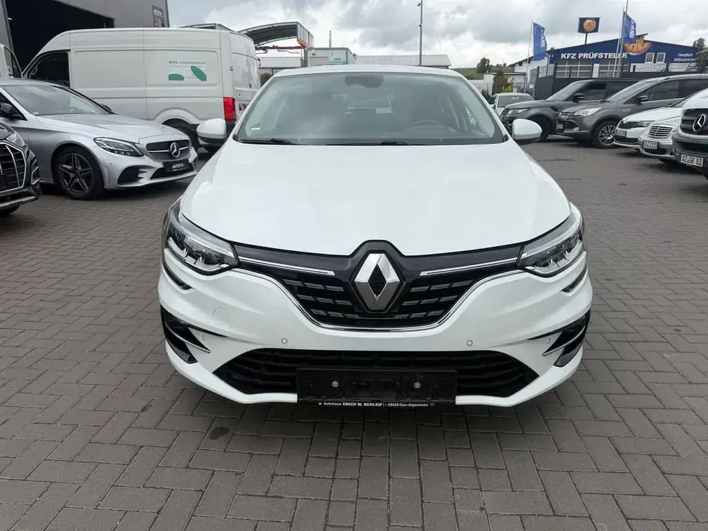 Używany Renault Mégane Intens 94 KM (69 kW) 2021 Biały Sedan/Limuzyna