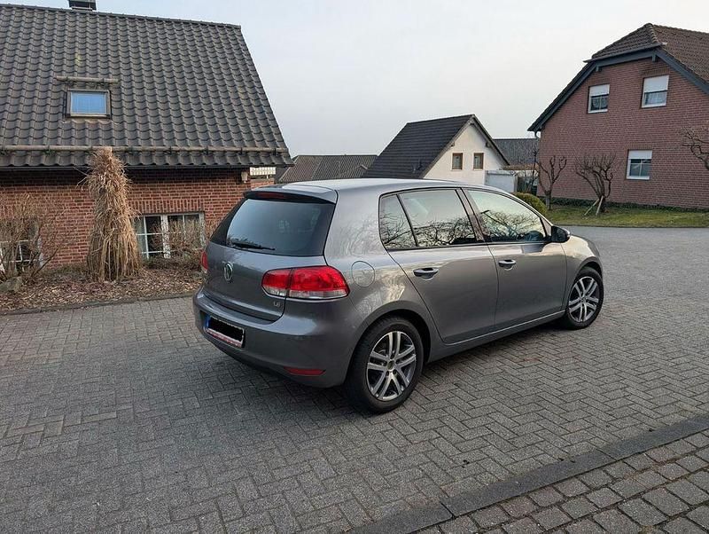 Gebraucht VW Golf VI 102 PS (75 kW) 2009 Grau Kleinwagen