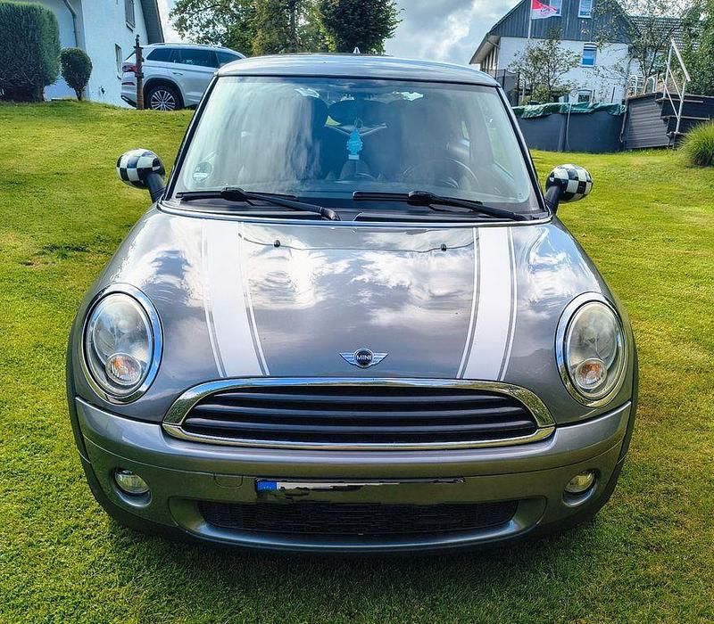 Grau Gebraucht 2010 Mini ONE Kleinwagen | 4.599 € (Etwas zu teuer) - Bild 1/4
