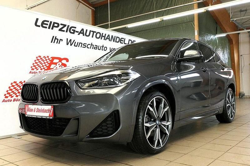 Grau Gebraucht 2021 BMW X2 M Sport SUV | 27.674 € (Teuer) - Bild 1/4