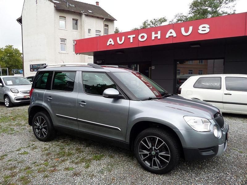 Grau Gebraucht 2013 Skoda Yeti Ambition SUV | 13.900 € (Fairer Preis) - Bild 1/4