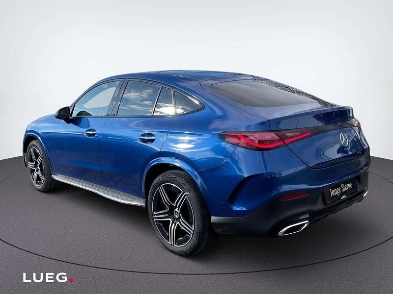 Gebraucht Mercedes GLC220 Night 197 PS (144 kW) 2024 Metalliclack spektralblau Coupé