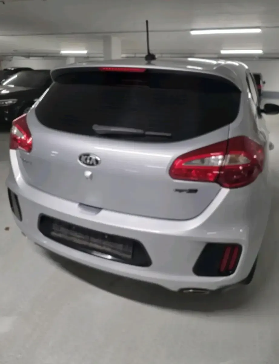 Używany Kia Ceed GT 160 KM (117 kW) 2016 Srebrny Hatchback