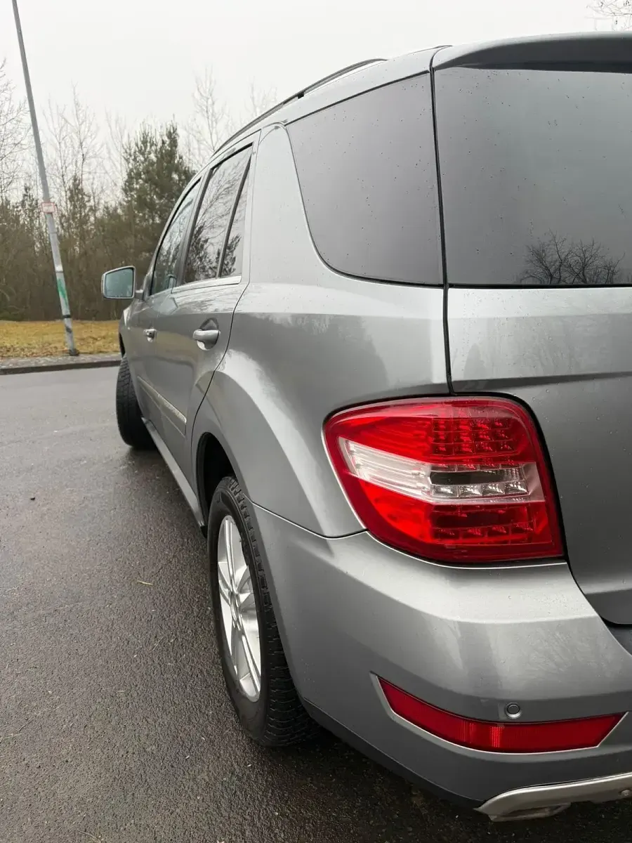 Gebraucht Mercedes ML300 204 PS (150 kW) 2011 Grau SUV