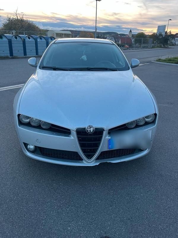 Silber Gebraucht 2006 Alfa Romeo 159 Limousine | 2.900 € (Etwas zu teuer) - Bild 1/4