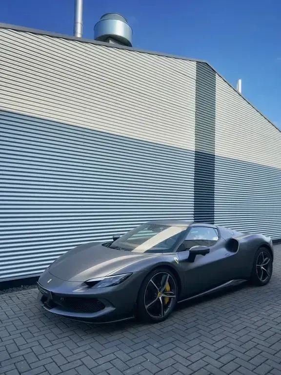 Gebraucht Ferrari 296 829 PS (609 kW) 2023 Grau