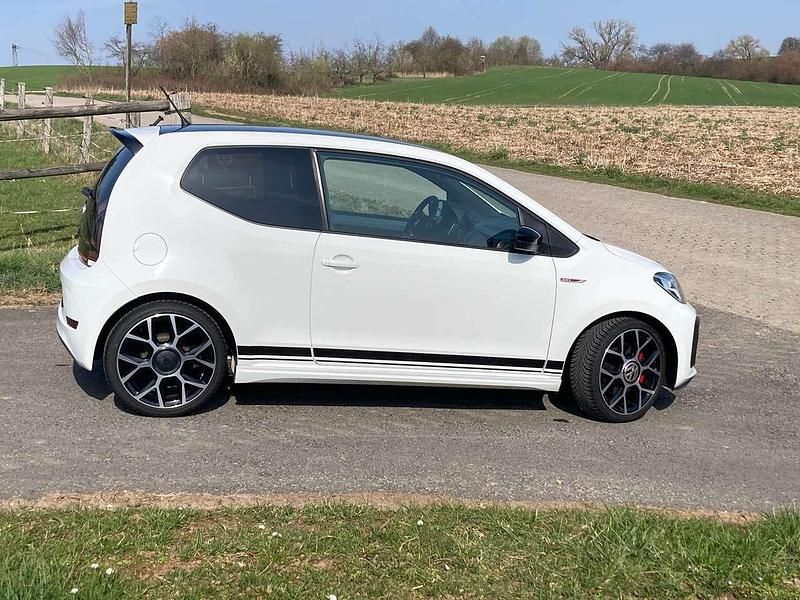 Gebraucht VW up! Beats 116 PS (85 kW) 2018 Pure white Kleinwagen