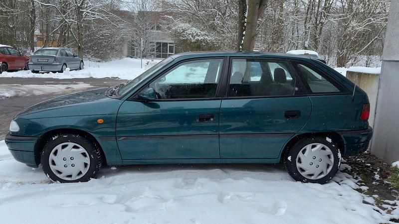 Gebraucht Opel Astra 75 PS (55 kW) 1997 Grün Kombi