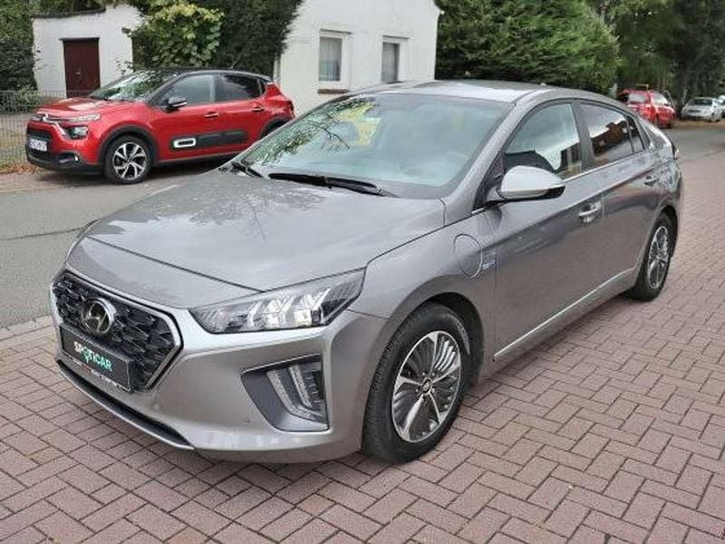 Fluidic metal / met Gebraucht 2020 Hyundai Ioniq Premium Kleinwagen | 17.980 € (Fairer Preis) - Bild 1/4