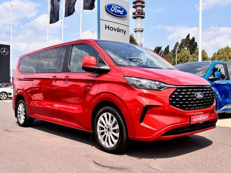 Gebraucht Ford Tourneo Custom Titanium 170 PS (125 kW) 2024 Rot Van