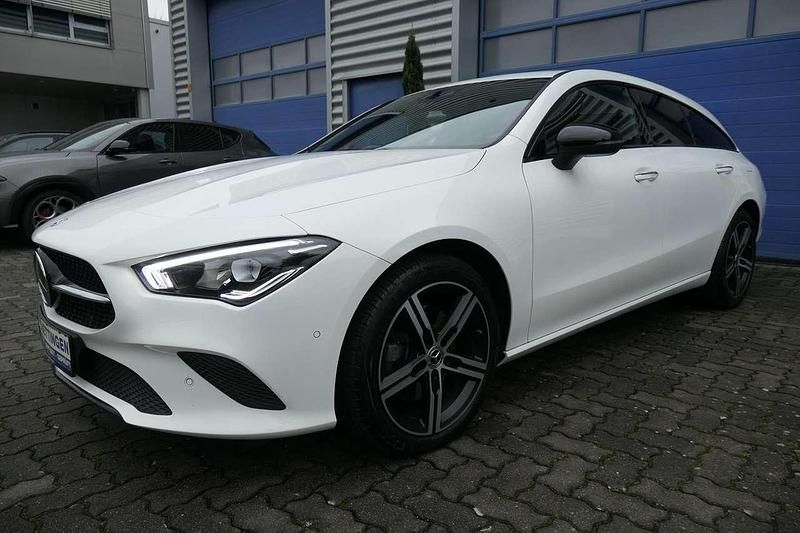 Polarweiss Gebraucht 2021 Mercedes CLA220 Progressive Limousine | 22.950 € (Guter Preis) - Bild 1/4