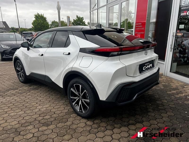 Neu Toyota C-HR 140 PS (102 kW) 2025 Weiß SUV