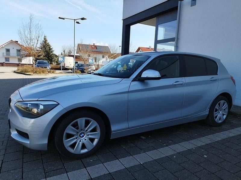 Grau Gebraucht 2014 BMW 116 Kleinwagen | 10.200 € (Fairer Preis) - Bild 1/4