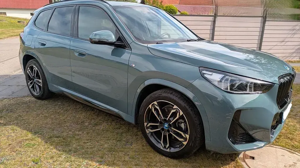 Gebraucht BMW iX1 M Sport 230 kW (313 PS) 2023 Grün SUV
