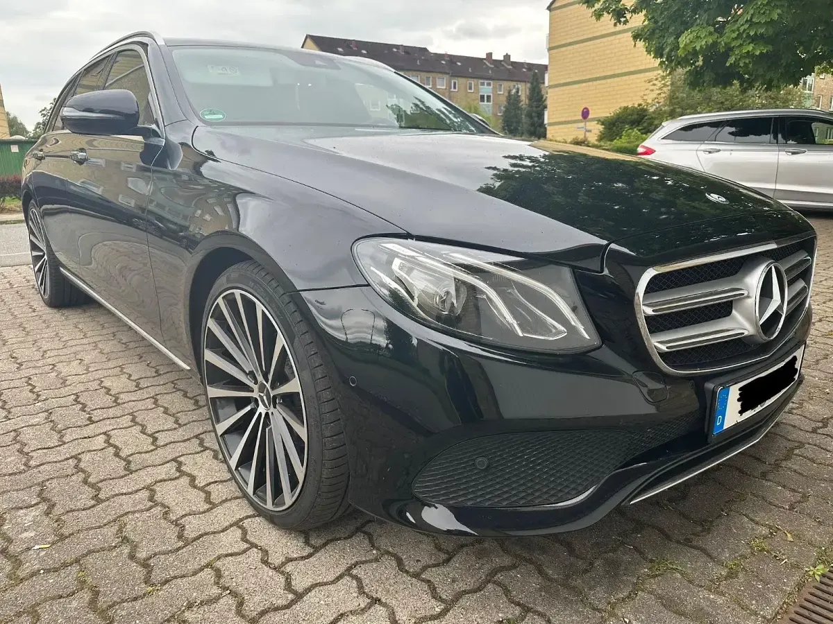 Gebraucht Mercedes E220 194 PS (142 kW) 2016 Schwarz Kombi