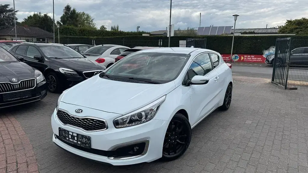Gebraucht Kia ProCeed 135 PS (99 kW) 2017 Weiß Kleinwagen