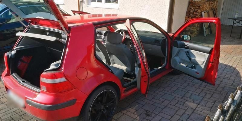 Second-hand VW Golf IV 75 CP (55 kW) 2004 Roșu Berlinǎ