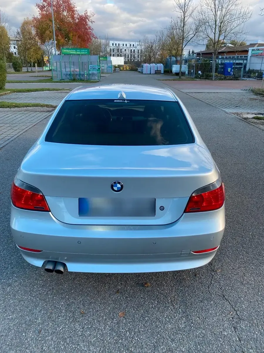 Gebraucht BMW 520 170 PS (125 kW) 2004 Silber Limousine