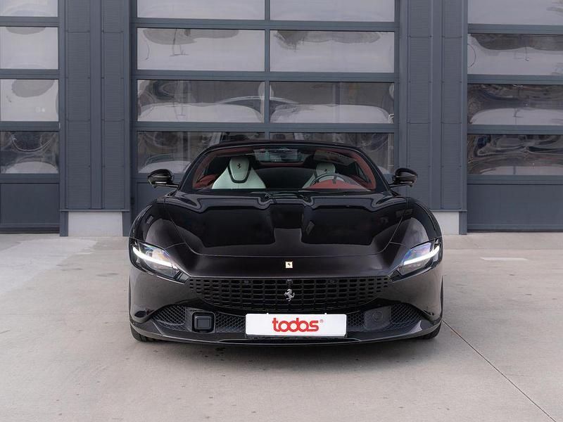 Second-hand Ferrari Roma 620 CP (456 kW) 2025 Negru Cabrio