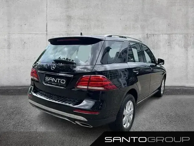 Gebraucht Mercedes GLE400 333 PS (244 kW) 2017 Schwarz SUV