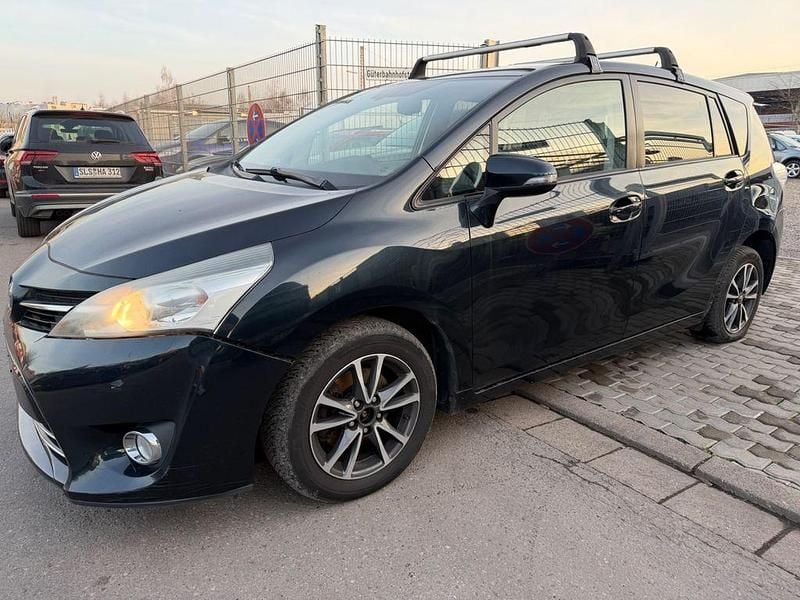 Grau Gebraucht 2014 Toyota Verso Basis Van / Kleinbus | 3.900 € (Guter Preis) - Bild 1/4