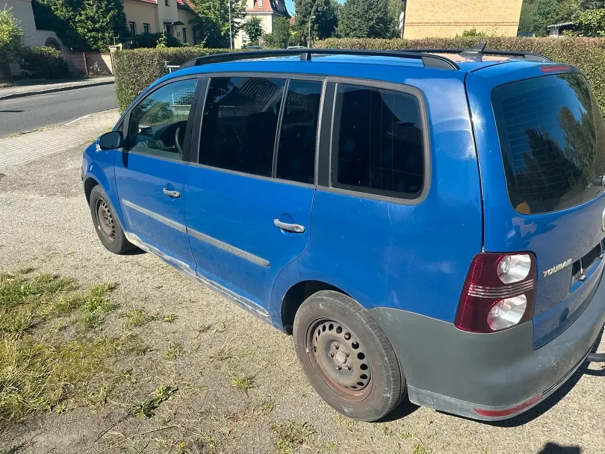 Gebraucht VW Touran 105 PS (77 kW) 2008 Blau Van / Kleinbus