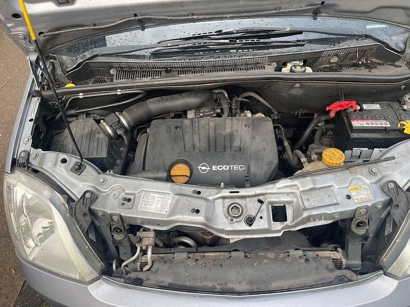 Gebraucht Opel Meriva Cosmo 125 PS (91 kW) 2004 Silber Van / Kleinbus