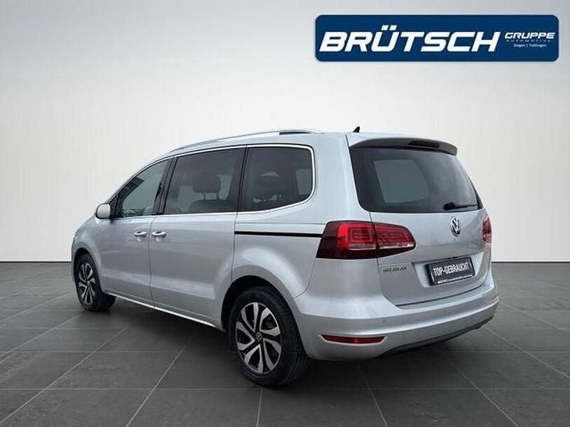 Gebraucht VW Sharan Active 150 PS (110 kW) 2021 Reflexsilber Van / Kleinbus