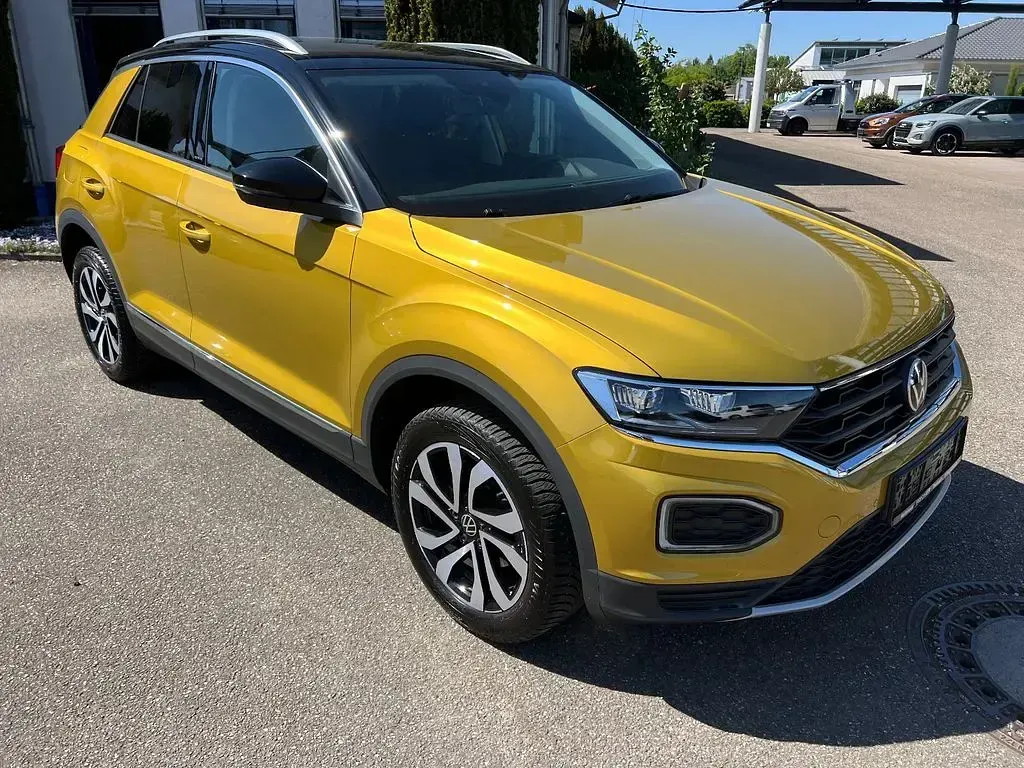 Second-hand VW T-Roc Active 150 CP (110 kW) 2021 Galben SUV