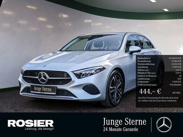 Silber / iridiumsilber (metallic) Gebraucht 2023 Mercedes A200 Advanced Plus Limousine | 29.540 € (Guter Preis) - Bild 1/2