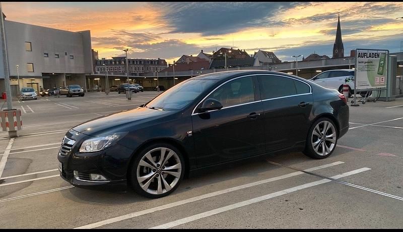 Gebraucht Opel Insignia 160 PS (117 kW) 2011 Schwarz Coupé