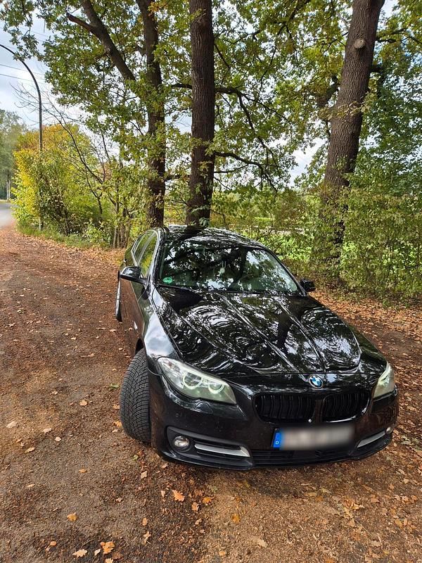 Schwarz Gebraucht 2016 BMW 525 Limousine | 18.600 € (Teuer) - Bild 1/4