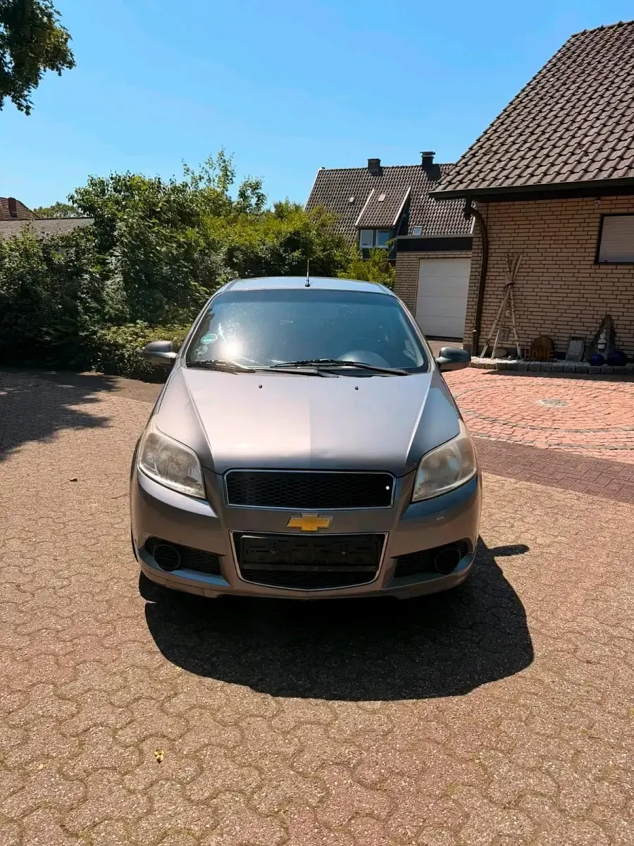 Gebraucht Chevrolet Aveo 84 PS (61 kW) 2009 Grau Kleinwagen