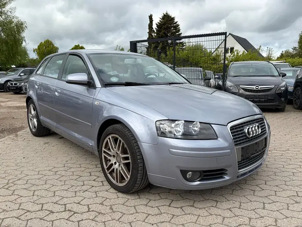 Second-hand Audi A3 140 CP (102 kW) 2010 Albastru Hatchback