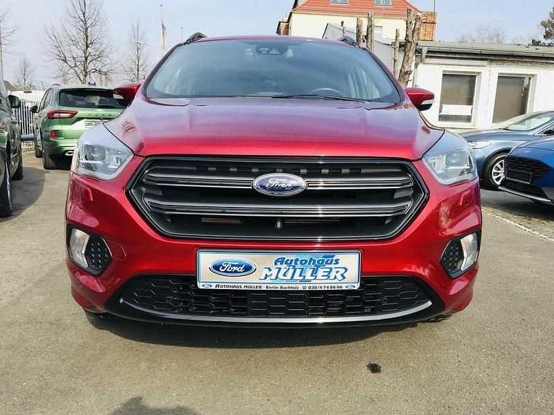 Gebraucht Ford Kuga ST-Line 182 PS (133 kW) 2018 Rot SUV