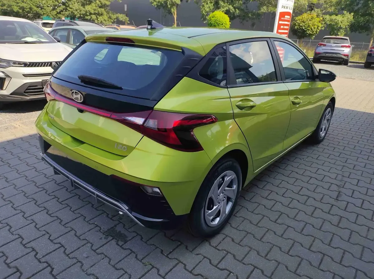 Neu Hyundai i20 Comfort 90 PS (66 kW) 2026 Lucid lime Kleinwagen